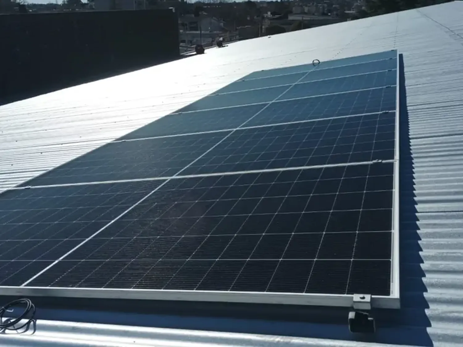 Se realizó la instalación de paneles solares para abastecer el consumo eléctrico de la institución