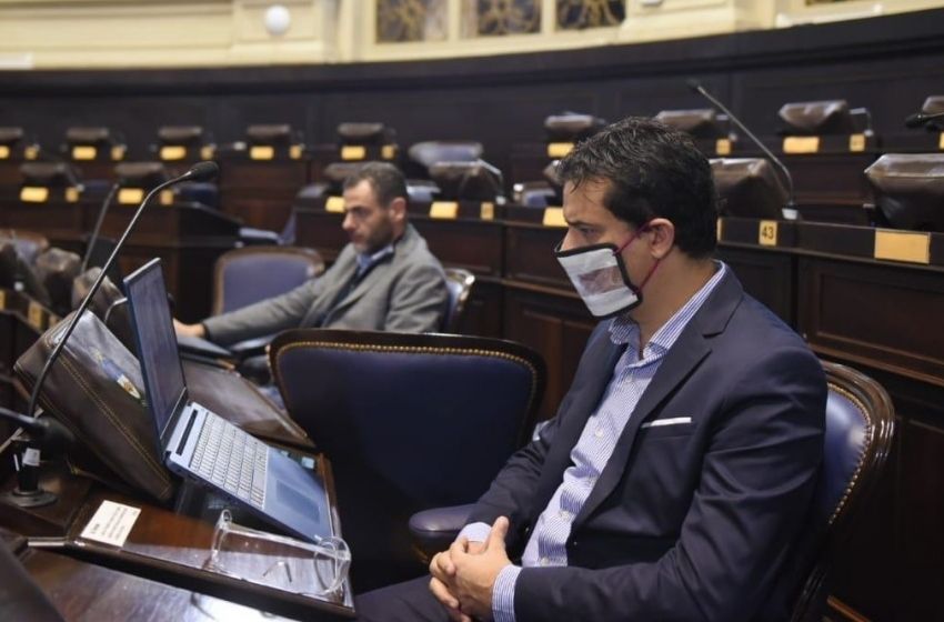 COVID-19: el diputado provincial Maxi Abad espera el resultado del hisopado