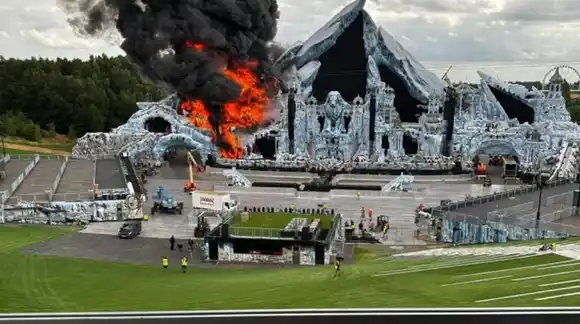 Preocupación por el impactante incendio en el escenario principal de Tomorrowland