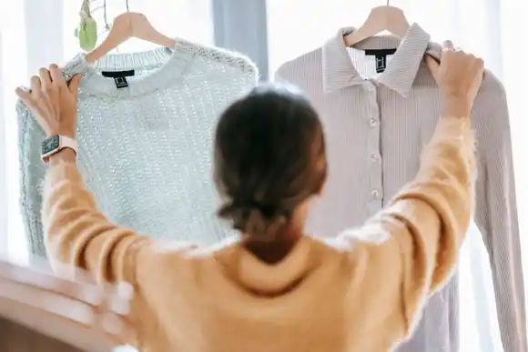 Se sugiere la aplicación del horario de otoño-invierno en los comercios