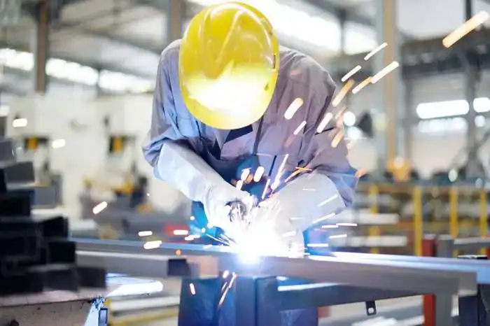 La industria cortó racha de caídas consecutivas y volvió a crecer en septiembre