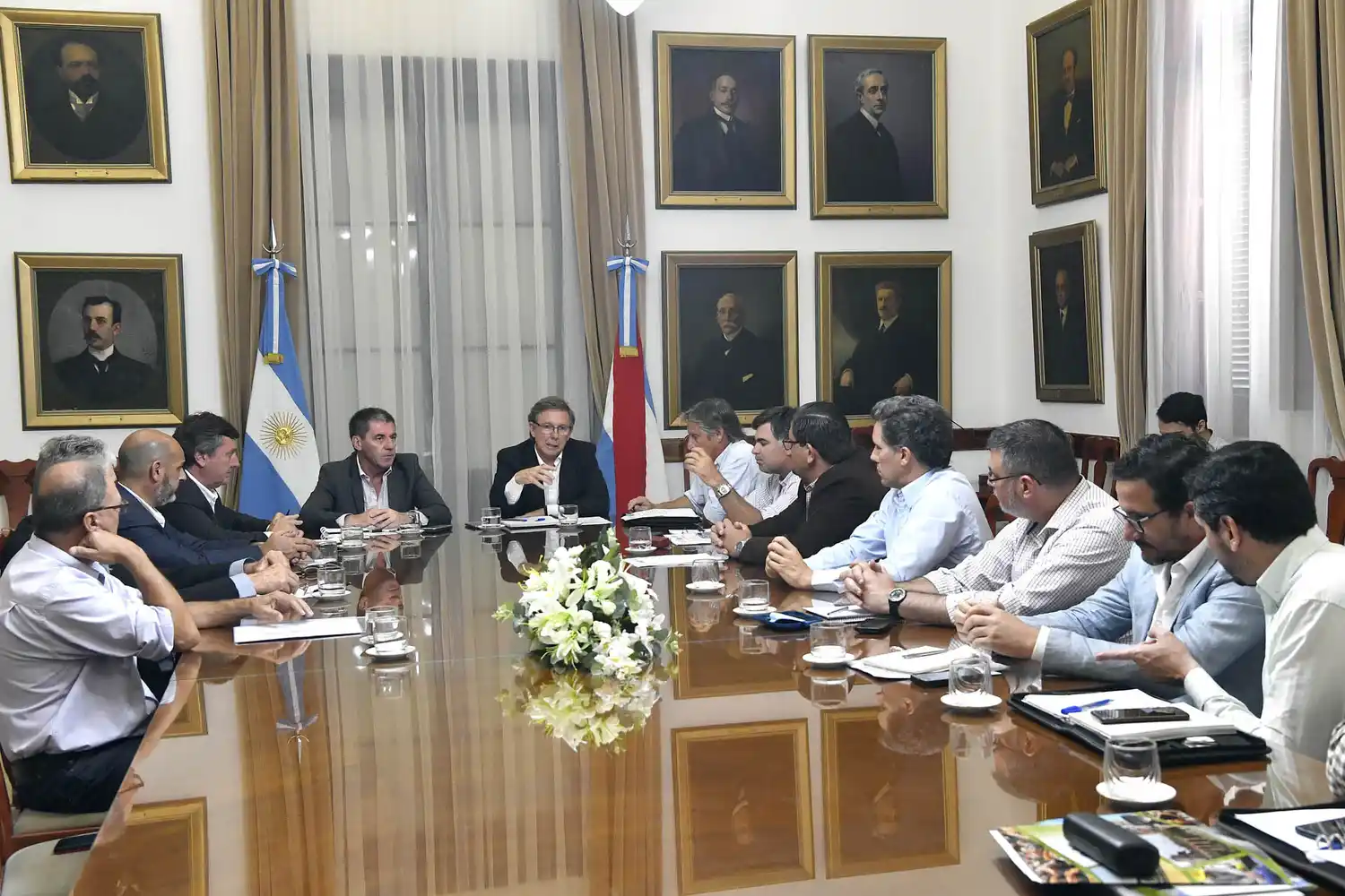 Juan José Bahillo y Hugo Ballay mantuvieron un encuentro con representantes de la Mesa de Enlace