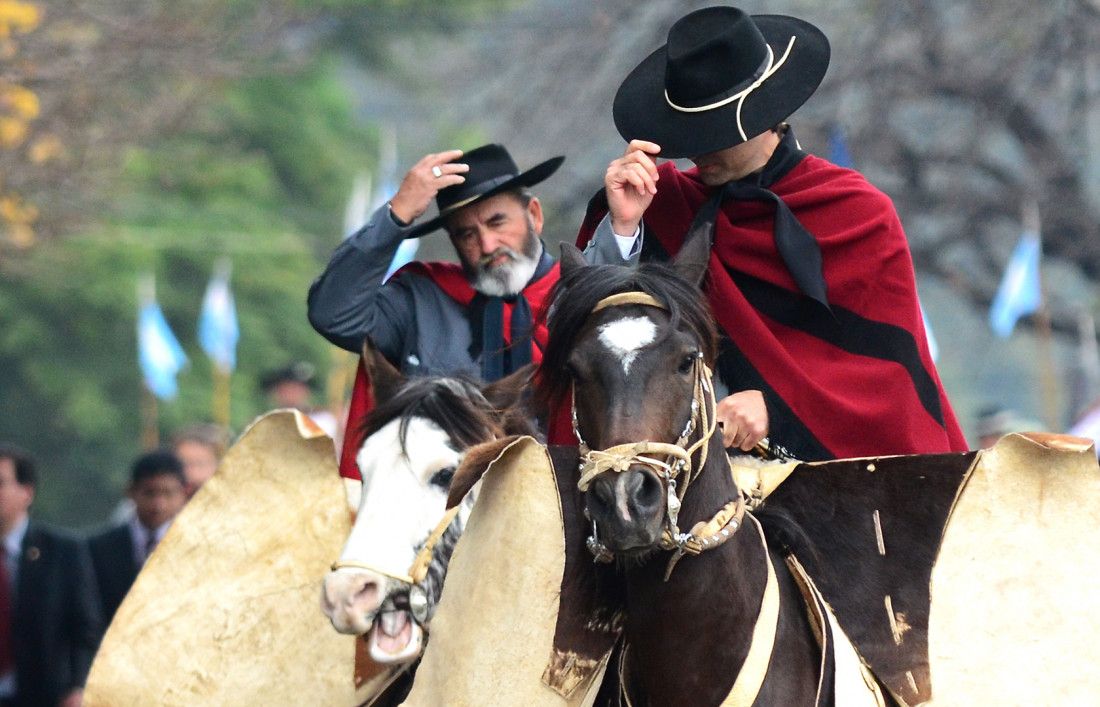 Venado Tuerto: iba a caballo a hacer las compras y lo atacaron a piedrazos