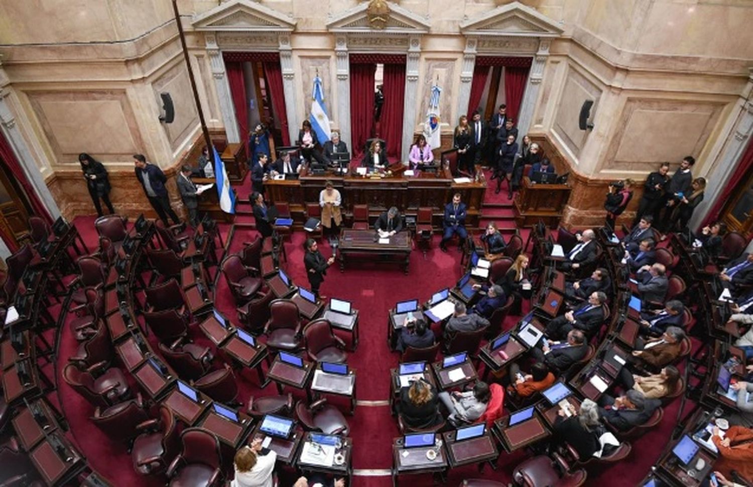 El Gobierno envió al Congreso el DNU que asigna $100 mil millones a la SIDE