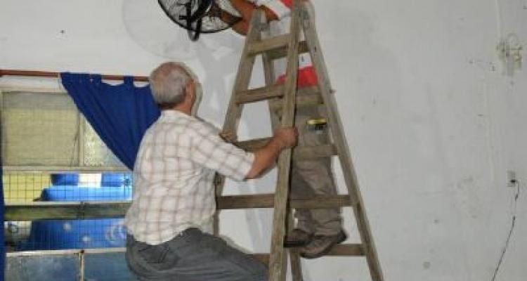 Ola de calor y clases: qué dicen padres, alumnos y docentes sobre la asistencia el lunes 13