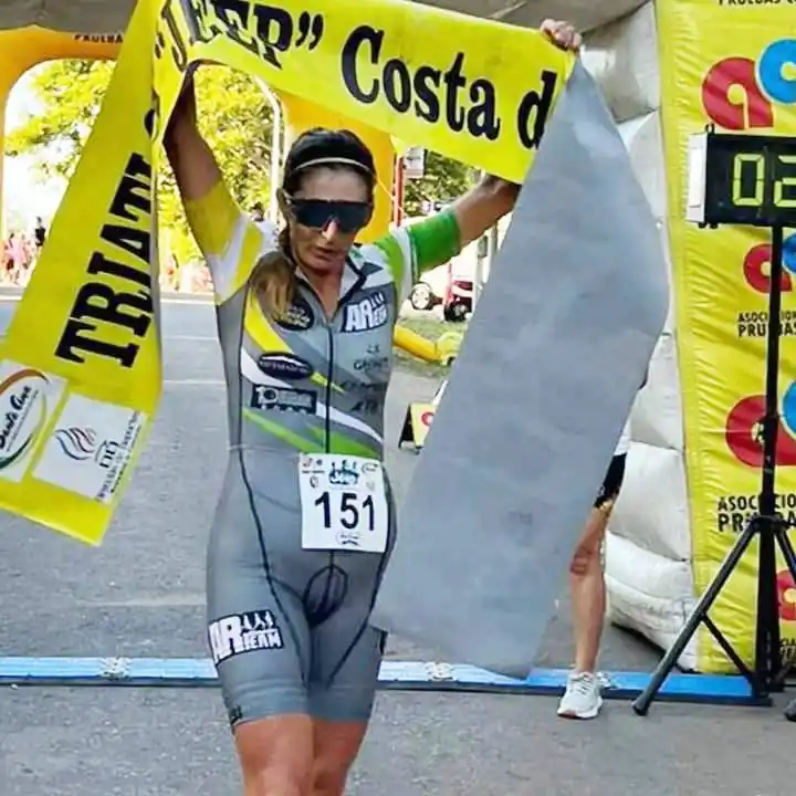 Sabina Goyeneche y Alejandro Ricagno campeones del Circuito de Triatlón