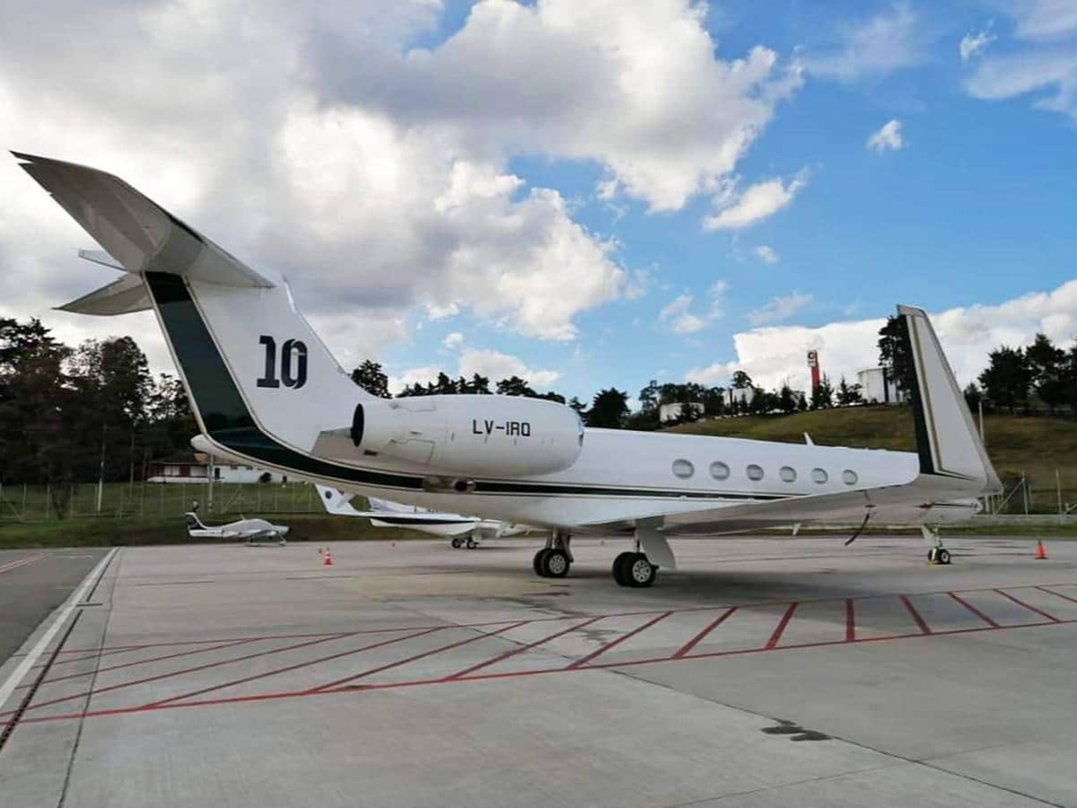 Messi llegó en su avión a Rosario 