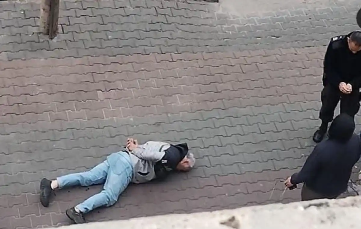 Un camionero no pudo renovar su registro en Olavarría y le bajó los dientes a un policía de un cabezazo