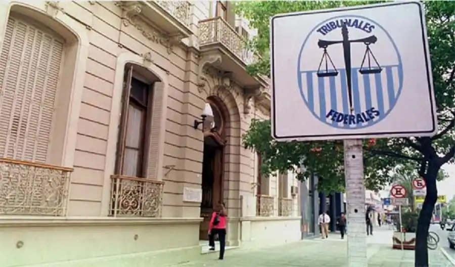 Condenaron a una mujer trans por prostituir a adolescentes