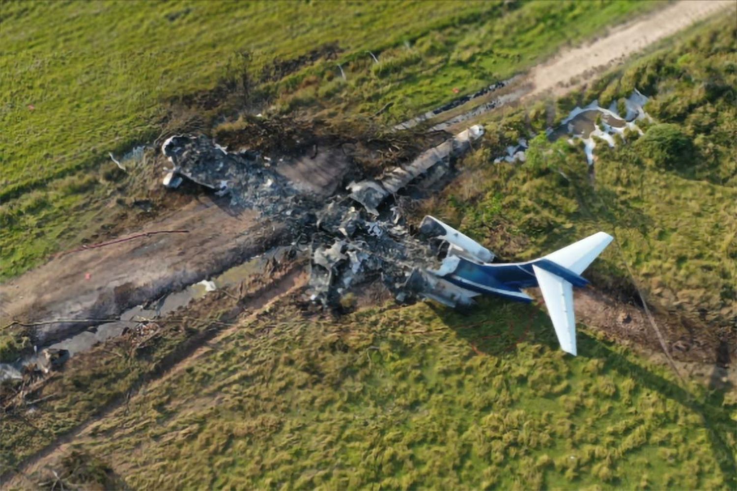 Determinan causas de la excursión de pista de un MD-87 que provocó su destrucción total