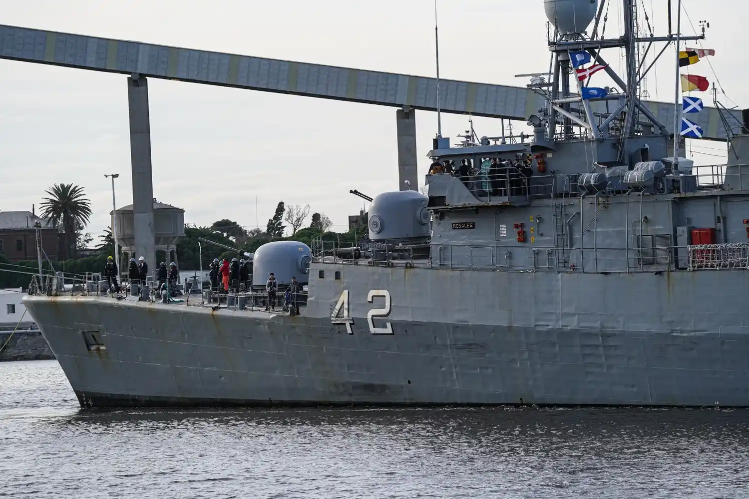 Ara Rosales. El buque pertenece a la Armada Argentina
