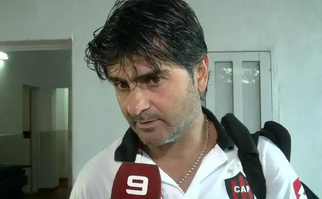 Rubén Forestello dejó de ser el DT de Patronato de Paraná