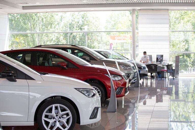 Desde este lunes en Argentina patentar un auto es un 30% más caro