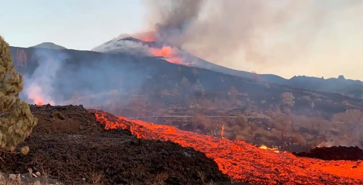 Volcán de La Palma: a un mes de la erupción, no hay perspectiva de que cese