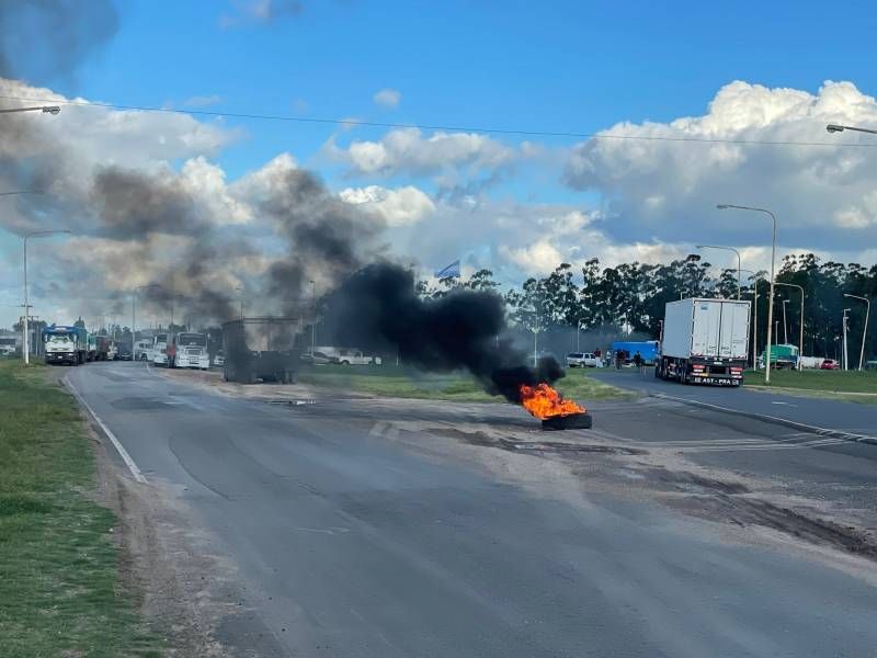 Transportistas autoconvocados se concentraron en Victoria, Paraná y Basavilbaso