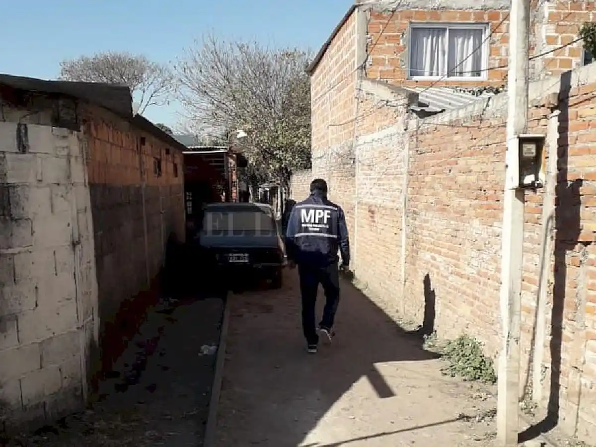 Acusan de homicidio a los abuelos de una niña que murió por los golpes recibidos