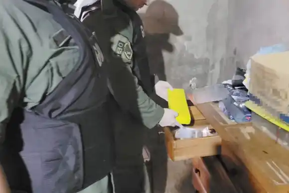 Ciclista intentó esquivar un control de Gendarmería que terminó en el allanamiento de su domicilio