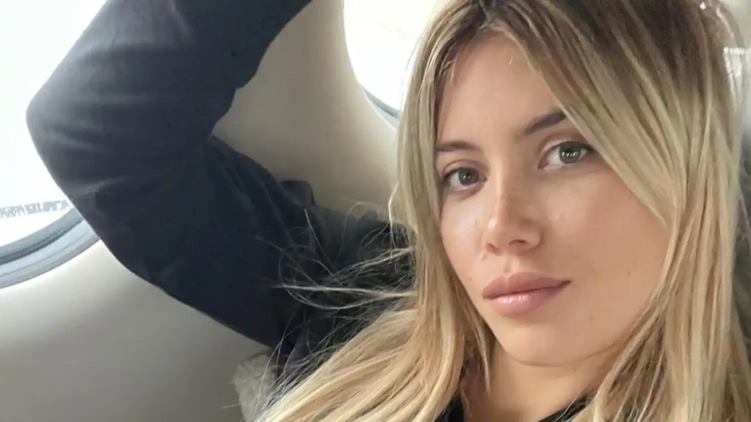 Se filtró una foto de Wanda Nara en la peluquería y Flor de la Ve fue filosa al opinar sobre su pelo
