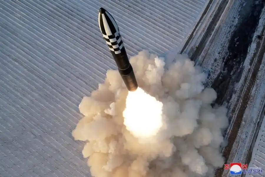 Hwasong-18, su misil balístico más potente. Crédito: KCNA (Agencia Telegráfica Central de Corea)
