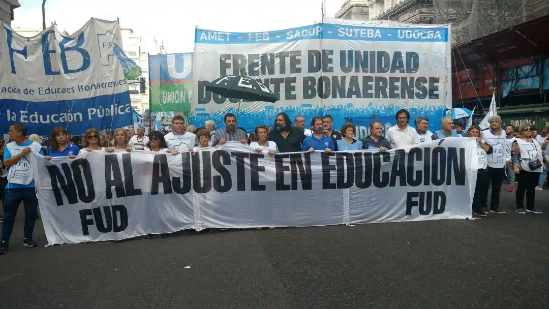 Cuarto paro y movilización de docentes bonaerenses: "Vidal no escucha nuestro reclamo"