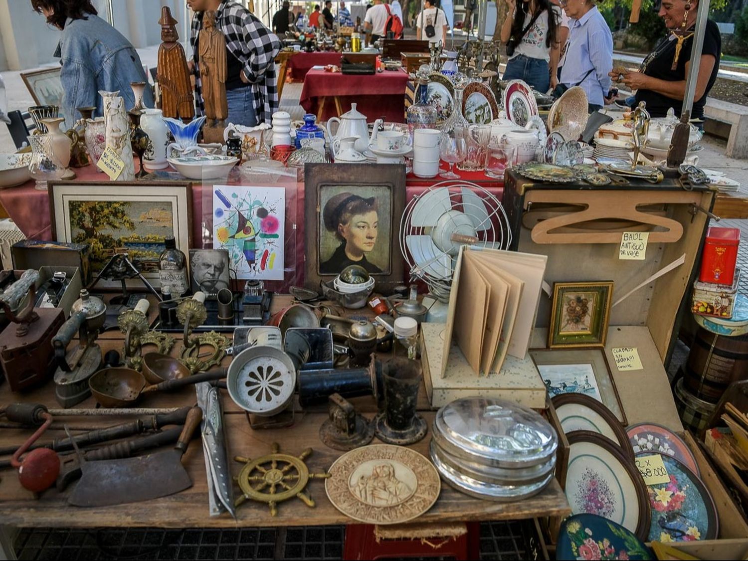 Paraná vuelve a ser sede de la “Feria con Historia” en Plaza Carbó