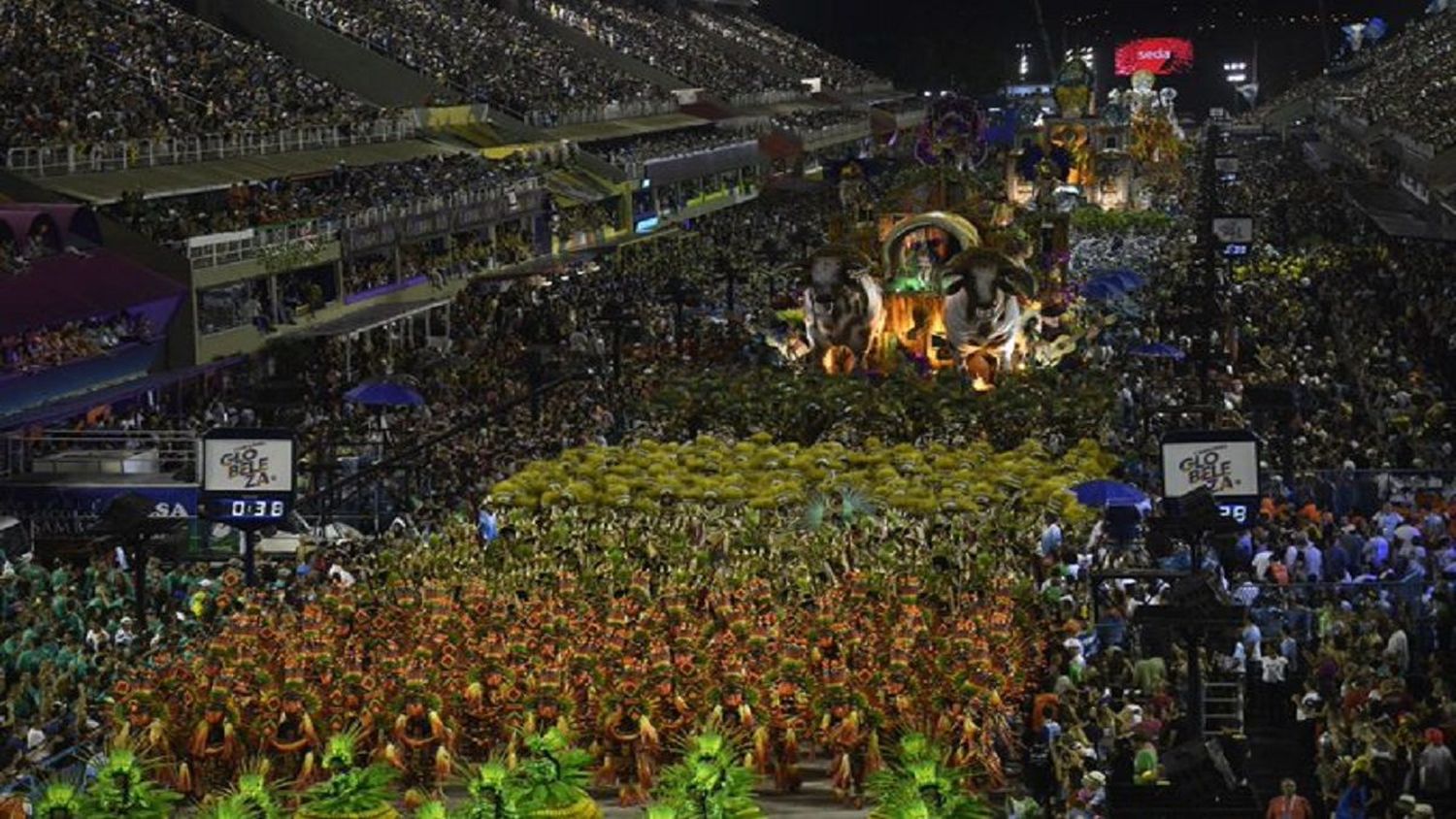 EL CARNAVAL DE RÍO retoma su esplendor para «espantar las tinieblas»