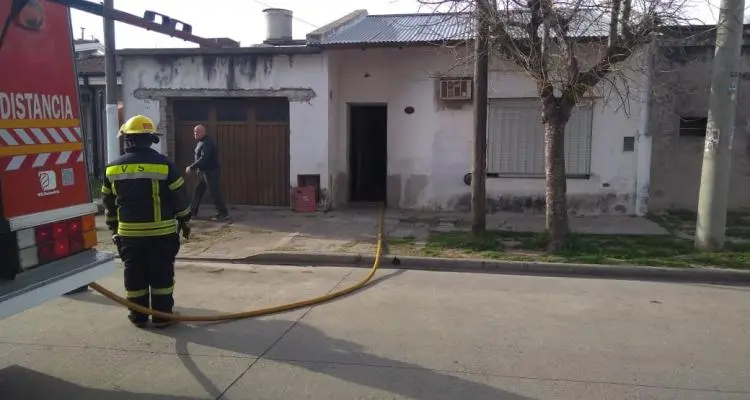 Bomberos sofocó un incendio en una vivienda en Socorro al 500