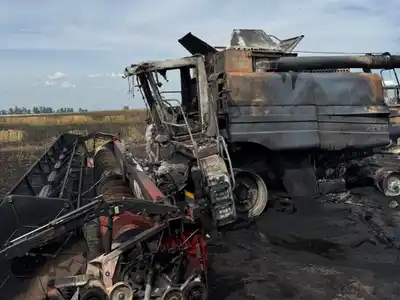Se produjo un incendio de una cosechadora y un campo de trigo: Debieron intervenir los Bomberos Voluntarios