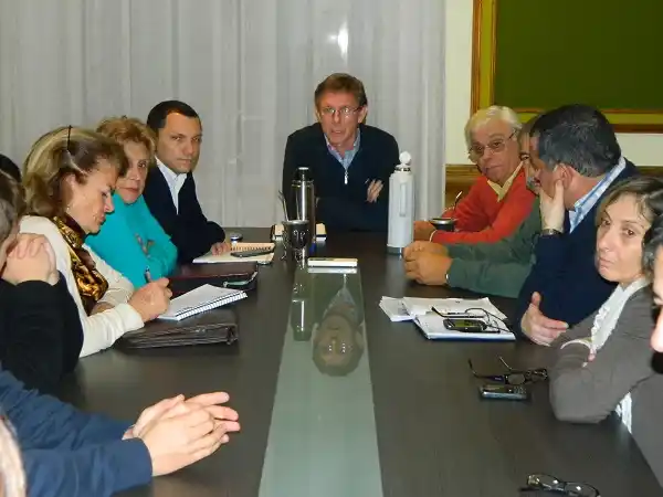 Adhesión del Municipio a la decisión presentarse nuevamente ante La Haya