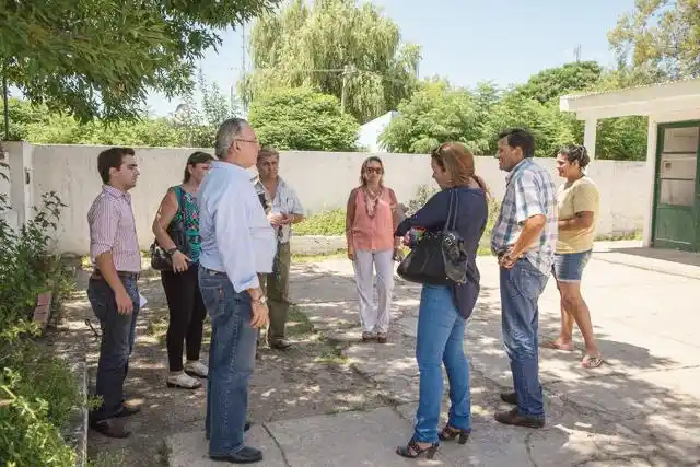 Técnicos de Arquitectura y del Municipio recorrieron edificios escolares
