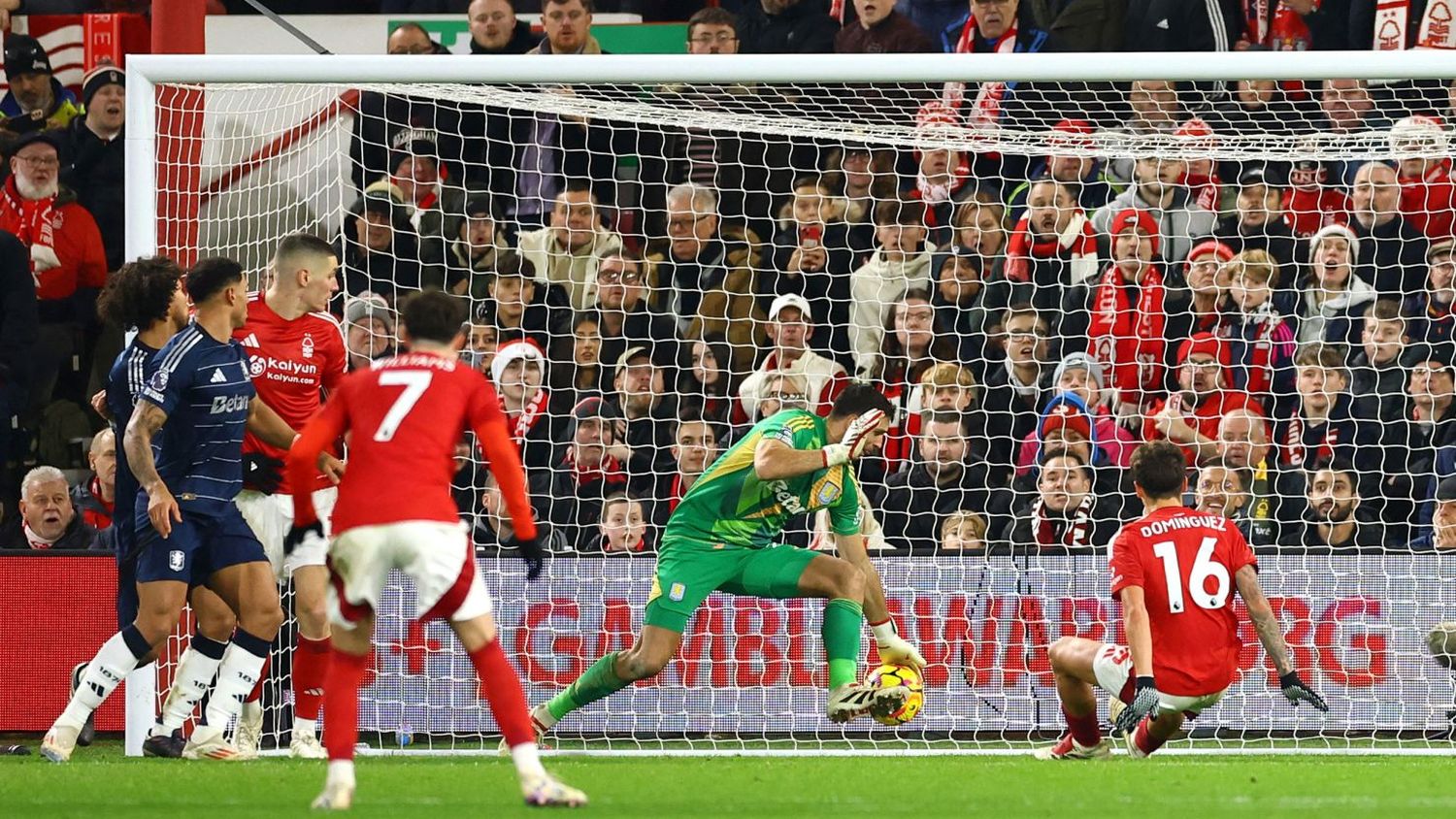 Dibu Martínez vs. Nottingham Forest