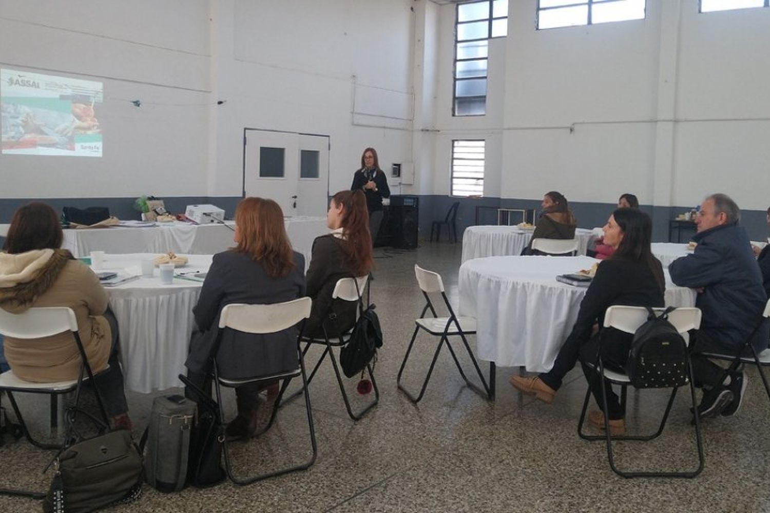 Se realizó un taller de trabajo con las áreas de alimentos