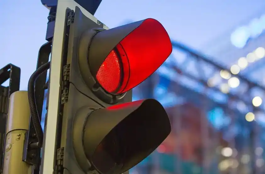 Comienza este jueves la colocación de 31 semáforos LED en la ciudad