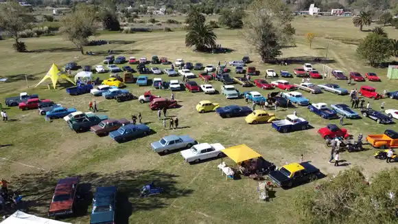 Vuelve el Encuentro de Vehículos Clásicos al Parque de la Esperanza