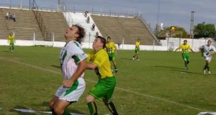 Defensores le puso fin al sueño de Banfield