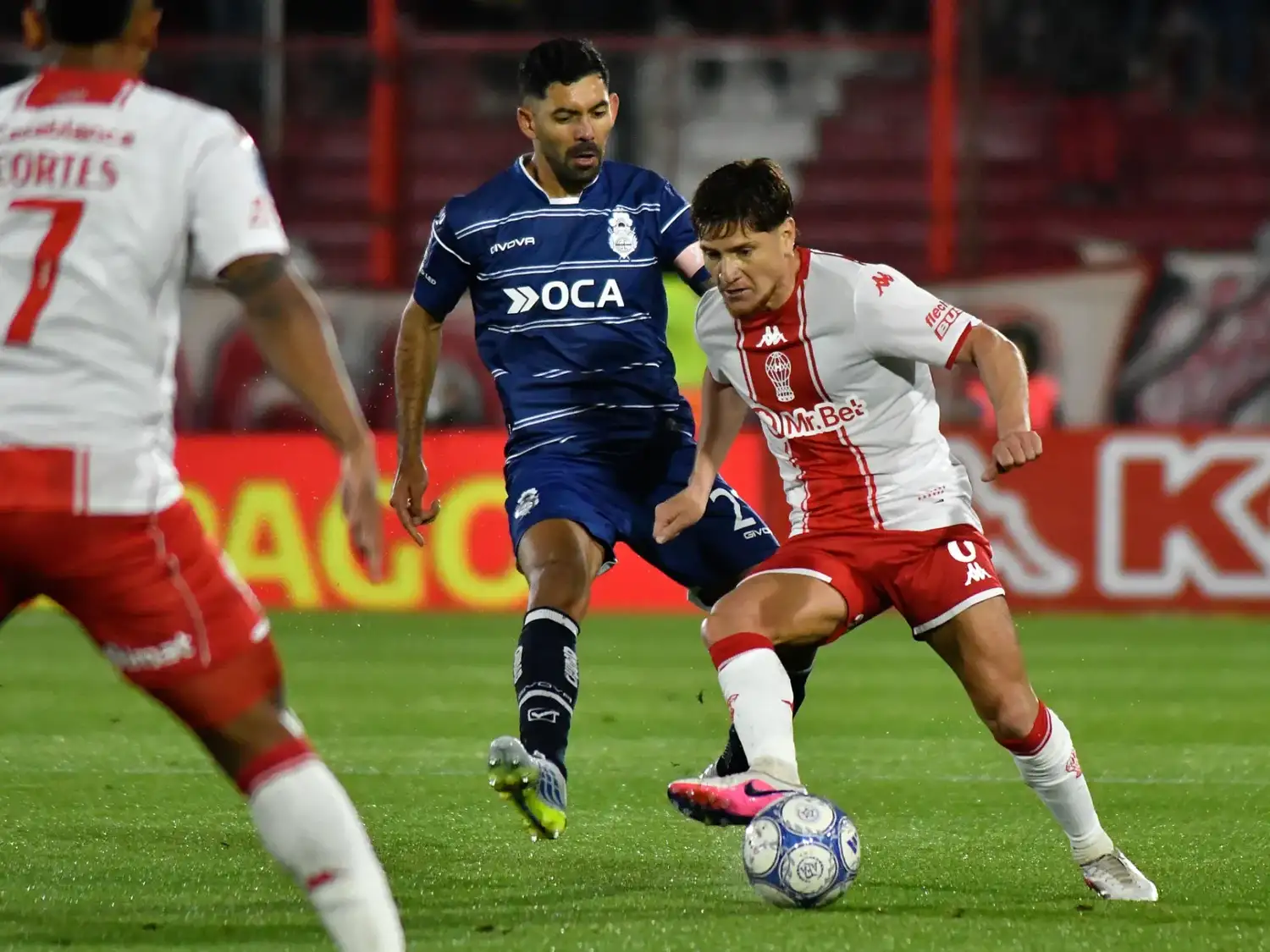 Gimnasia se llevó la victoria sobre el final
