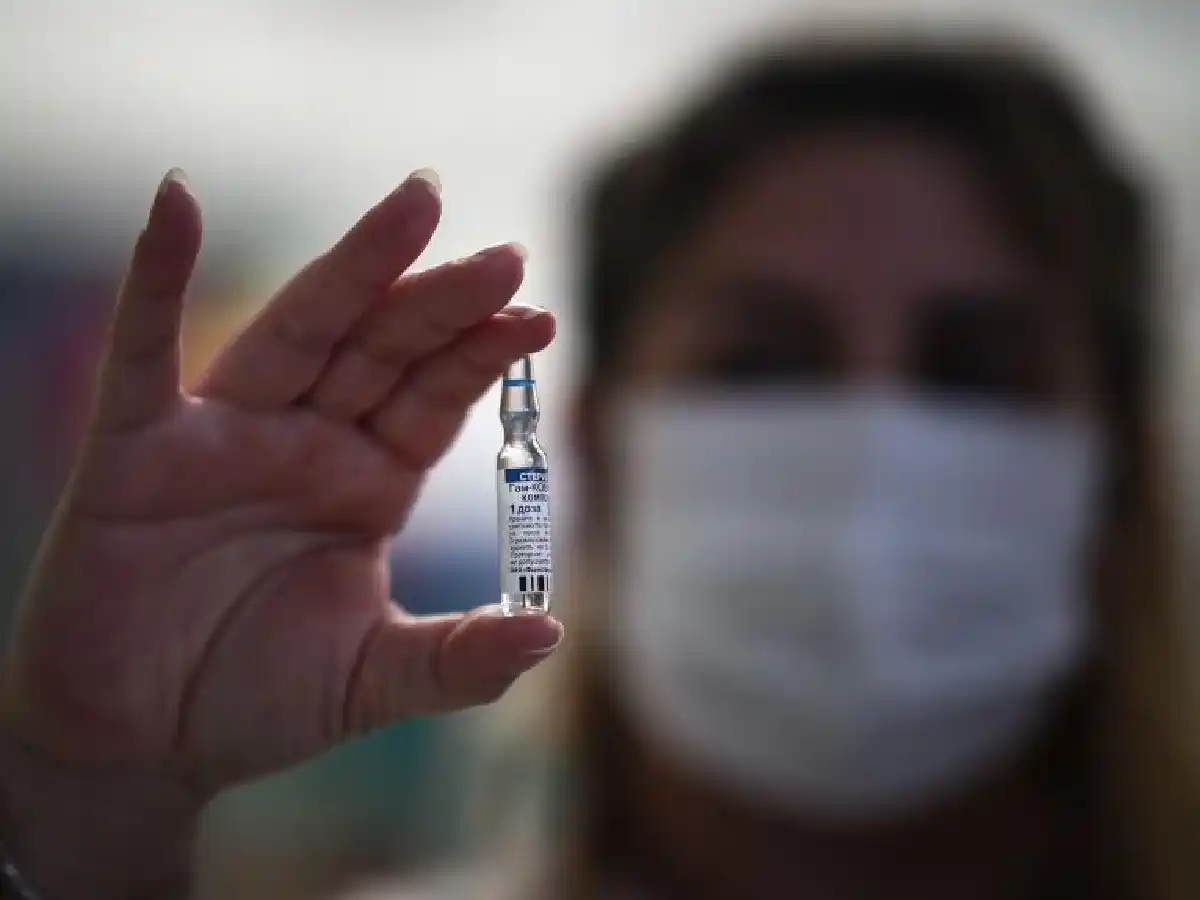 Rubinstein recomendó darle la segunda dosis a los vacunados VIP