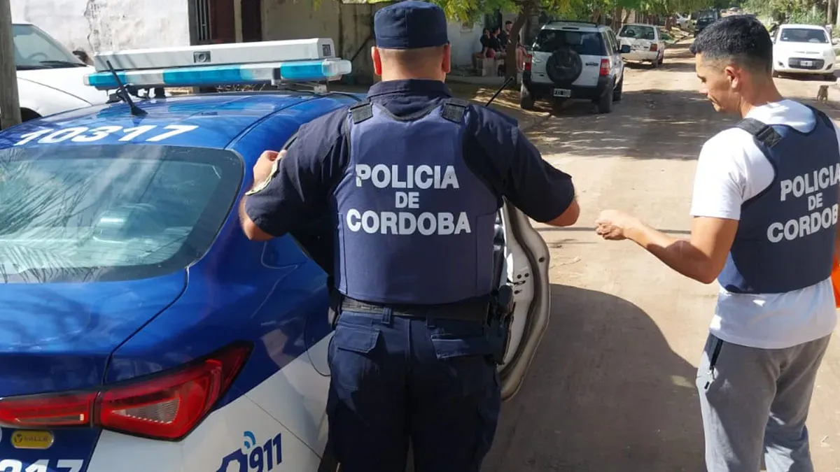 Un vecino con pocas pulgas: se cansó de la música fuerte y amenazó a su vecina con la escopeta