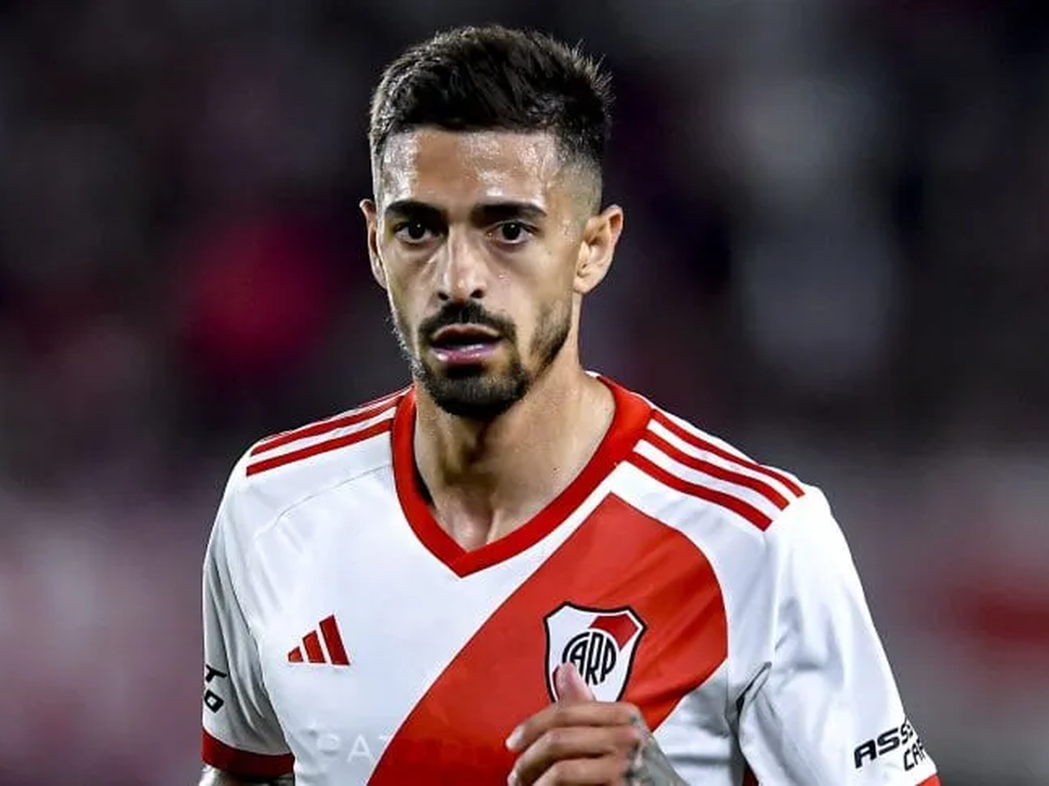 Estudiantes y Vélez, tras los pasos de Lanzini