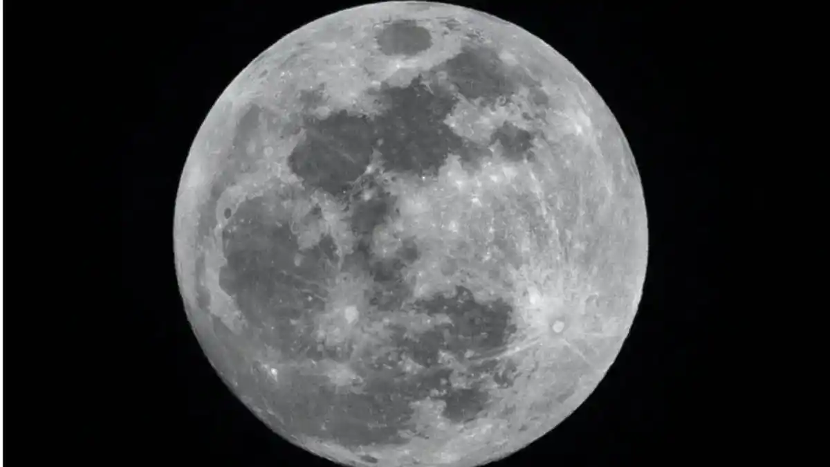 Un “cohete misterioso” se estrelló en la Luna y desconcierta a la NASA