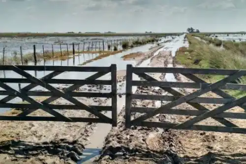Una obra postergada enfrenta a intendentes por las inundaciones