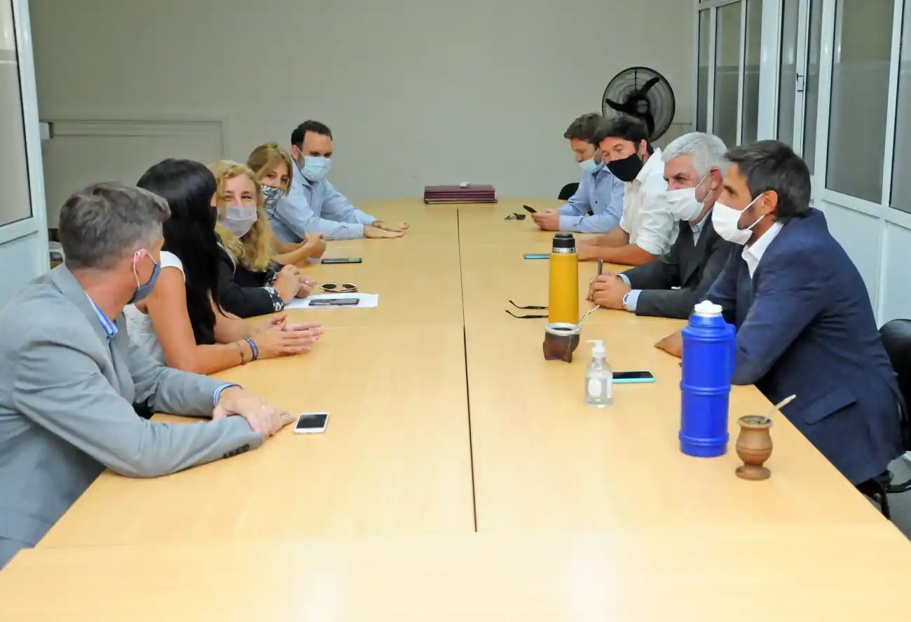 El comité pro vacuna definió su agenda y evitó abordar las presuntas irregularidades