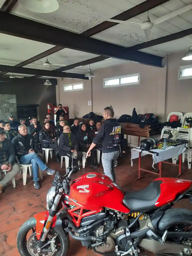 Charla seguridad superbike - 2