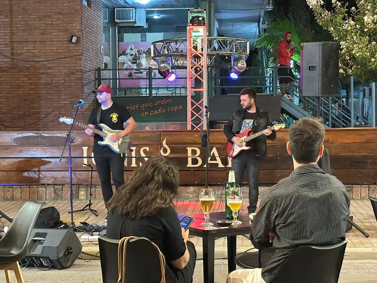 Muchas bandas locales formaron parte de la movida.