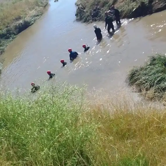 Tres Arroyos: Buscan a un niño de 8 años que cayó a un curso de agua
