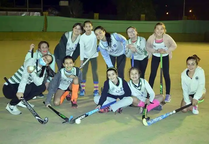 Hockey Club Hípico: Entrenando con jugadoras del plantel superior