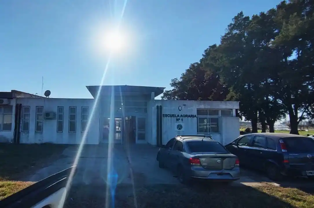 La escuela secundaria Agraria, ubicada en la colectora de ruta 9, en inmediaciones de Río Tala.