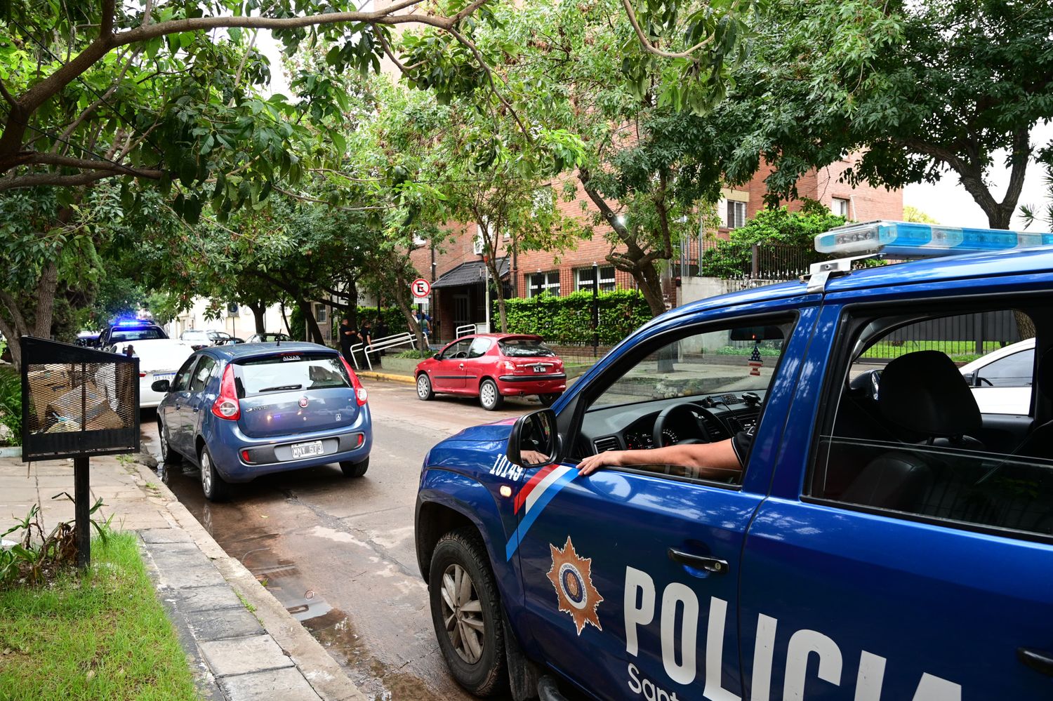 Previo al incidente se escucharon gritos en el departamento donde residía la mujer.