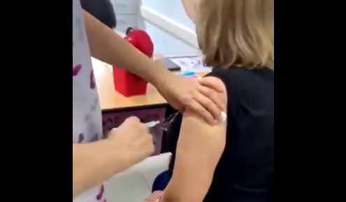 "Así vacunan en el Posadas": El video que publicó el Dr. Kambourian para pedir la renuncia del director del hospital
