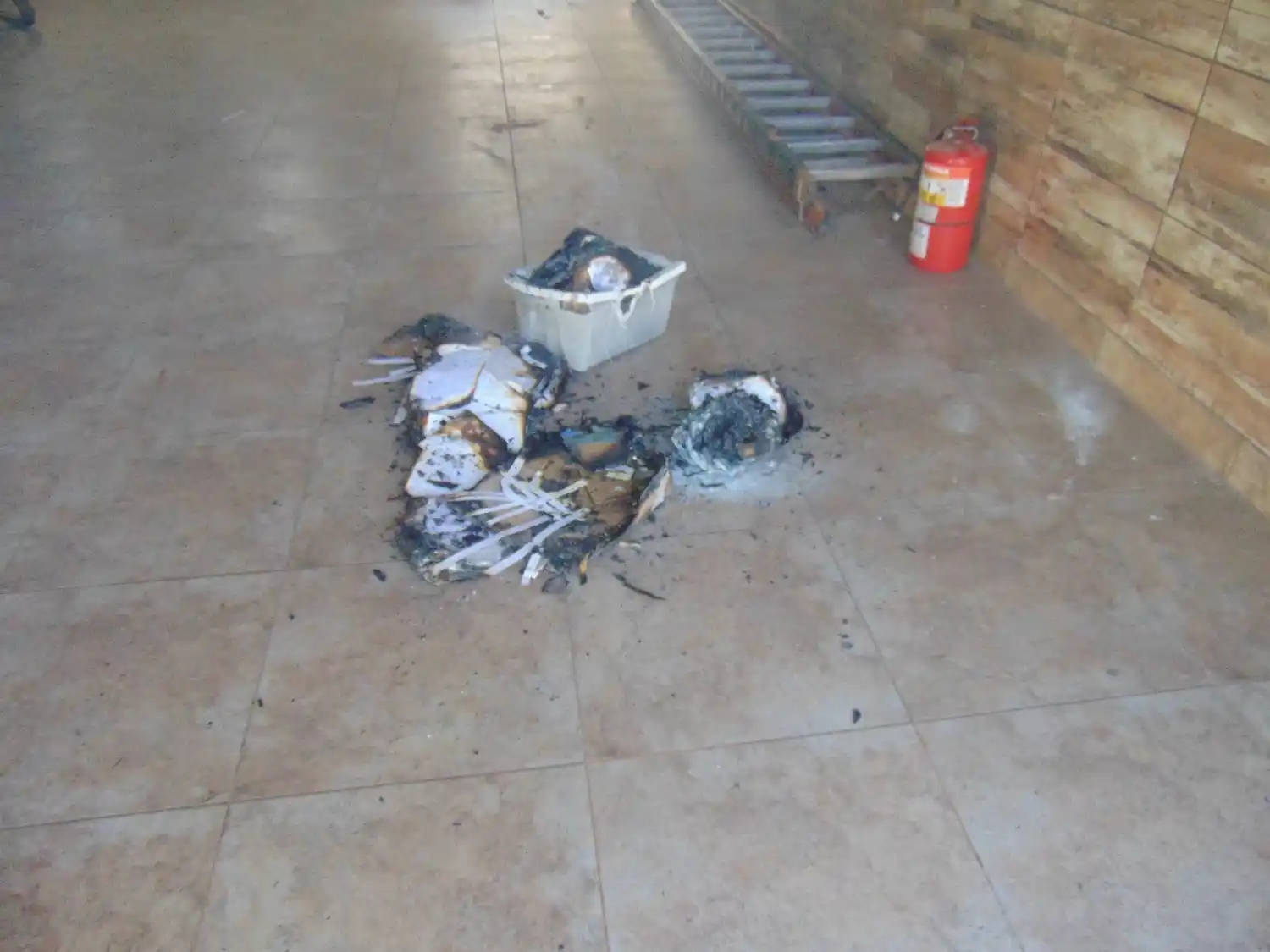 Parte de los elementos quemados.